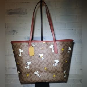 NWT Limited Edition Coach Peanuts Tote in Signature Canvas Snoopy